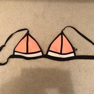 Original triangl orange mesh top